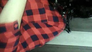 slut gives handjob and blowjob to cumshot?