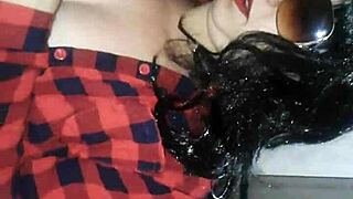 slut gives handjob and blowjob to cumshot?