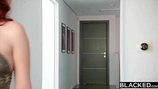 فريا الزوجة الساخنة تحصل على هدية بي بي سي من زوجها المحظوظ