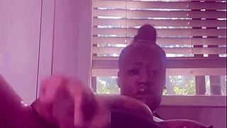 HarleyHarper enjoys a fun squirting session.