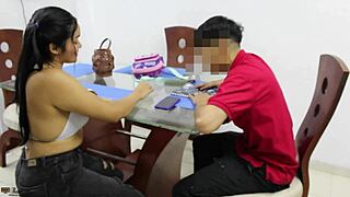 mi compañero me folla en casa mientras “estudiamos” 😈