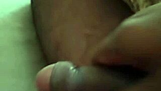 Video klic z fantom, ampak je res samo prijatelj?