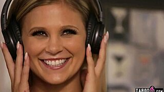 Girlfriend Uses Strapon Dildo