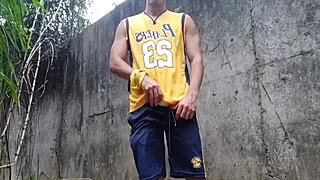 Dando Cu to Two Men Near Metro.