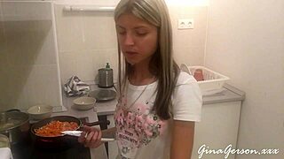 hey, i'm whipping up some russian borscht again in the kitchen