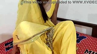 uhh, cheating indian bhabhi gettin her big ass pounded by devar