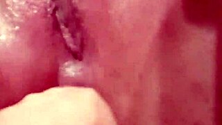 omg, watch this chubby babe wreck her ass with a huge toy at home!