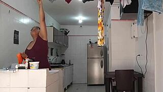 Damn, watching my madrastra's huge ass while she cleans drives me wild to jerk!