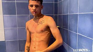 check out Calvin Junior's exclusive casting with that big cock 😉