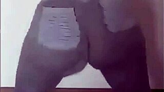 My neighbor moves in spandex, uff! 😍