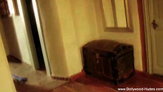 Bollywood Brunette Beauty! Feel the Enjoyment in Her Teasing Dance!