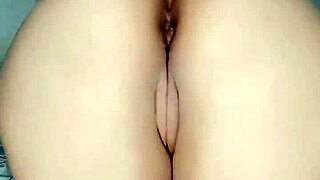 me sent�a muy sola y comence a tocarme mira mis tetas llenas de rico dulce