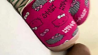 部屋でこの美女捕まえたらどうなる？