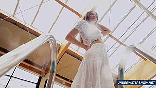 wow, marketa's hairy underwater show is just amazin, ya gotta see it!