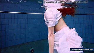 wow, marketa's hairy underwater show is just amazin, ya gotta see it!