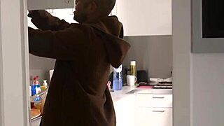 fan, denne luds åbne røv bliver ramt af monsterpik!