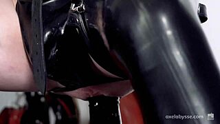 french gay guy gettin double fisted mid-air, whoa