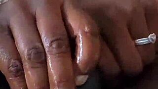 Ebony self pleases her ass kyexperience