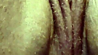 Ebony self pleases her ass kyexperience