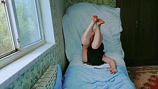 twerking sissy crossdresser shows off big white ass and long sexy legs