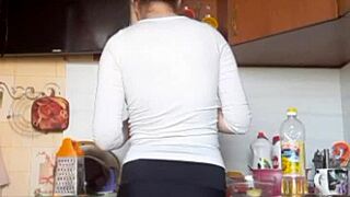 Yo, check this girl flashing her huge big ass now