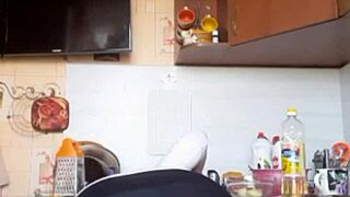 Yo, check this girl flashing her huge big ass now