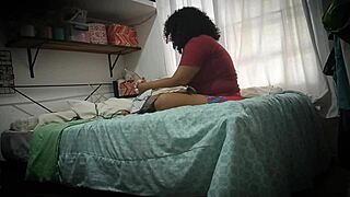 I hid my phone to spy on my hot aunt's big ass