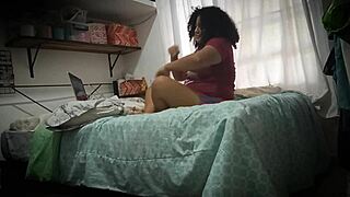 I hid my phone to spy on my hot aunt's big ass