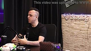 safada faz um boquete após ouvir ele falar sobre colocar a camisinha para a pessoa ver - freddy o rei do dogging toda hora sem parar sheer red