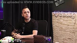 safada faz um boquete após ouvir ele falar sobre colocar a camisinha para a pessoa ver - freddy o rei do dogging toda hora sem parar sheer red