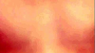 Watch this cute gay Vietnamese guy give a handjob live on Blued?