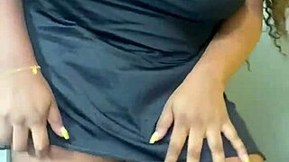 gostosa undresses in bathroom - folgosaxxx naked in shower