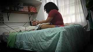 I hid my phone to spy on my hot aunt's big ass