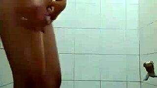 a cute vietnamese teen squirts while bathing in private footage