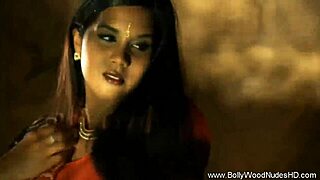 Indian brunette strips and dances teasingly ripping clothes for nude show