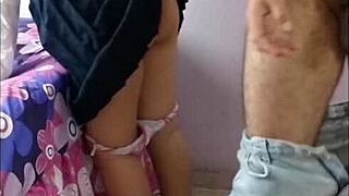 शाई कोलंबियन एमेच्योर को पैसों के लिए फक करने के लिए कनविंस करती है, वो व्होर की तरह मॉन्स करती है