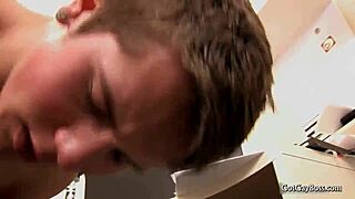 Kelan Carr ve Preston İşyerinde Emip Sert Anal Sikiyor