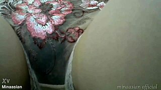 Model Indonesia Minaasian Pamer Memek Juicy Tebal