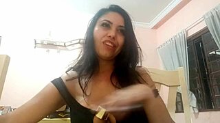 Can you resist Sarah Rosa's teasing strip tease? It's driving me wild.