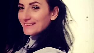 she gives a backstage blowjob in the backroom