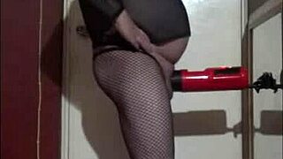 Its boxing day right now and i wanted a sissy masturbation