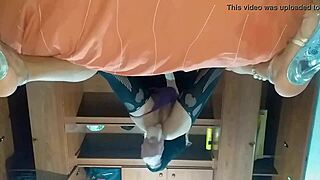 लैटिना ट्रावेस्ती नया खिलौना पूरा गांड में ठोकती 😈