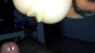 Tô me masturbando com um brinquedo agora mesmo