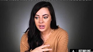How does all-natural Whitney Wright reach intense clit orgasm up close?
