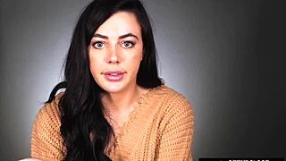 How does all-natural Whitney Wright reach intense clit orgasm up close?