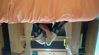 travesti latina clava enterito en el culito su juguetito nuevo 😈