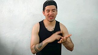 Convenci a mi compañero hetero casado de mamarle su vergota de 20cm en el trabajo se vino en mi boca relato sexual