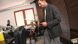 caught the blonde secretary masturbating after work, omg! 😍