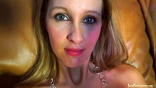 Sweet Amateur Fingering Pussy On Casting Couch