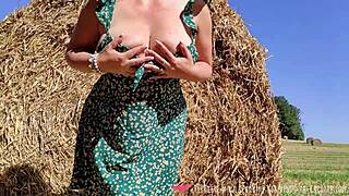 vends-ta-culotte - curvy amatrice, wanna see me finger myself in a field?